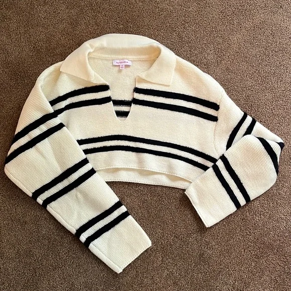 Cropped collar sweater NWOT - Picture 1 of 2